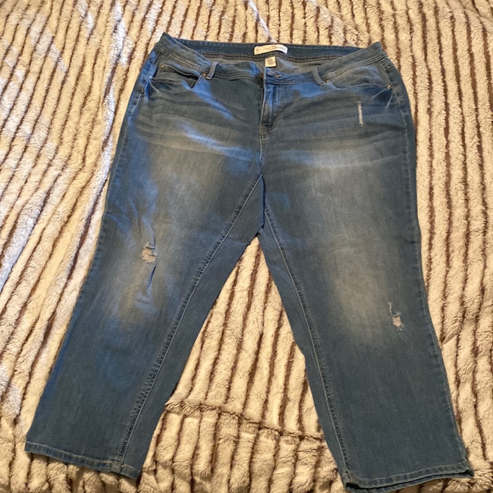 Women’s Capris.